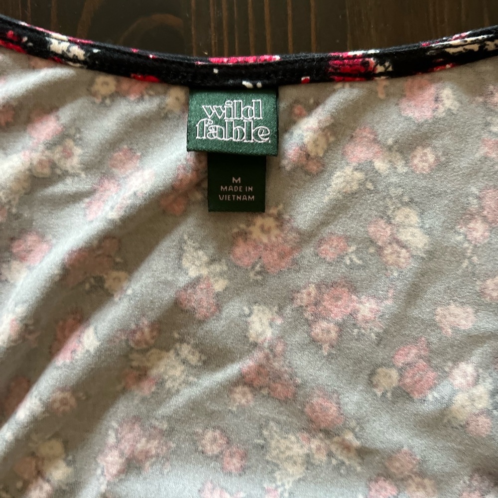 Wild Fable wrap side tie top long slv sz M - Picture 6 of 8